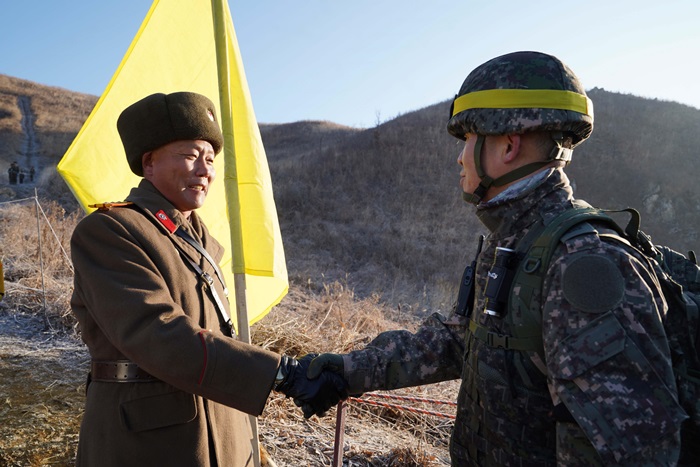 Two Koreas confirm removal of DMZ guard posts